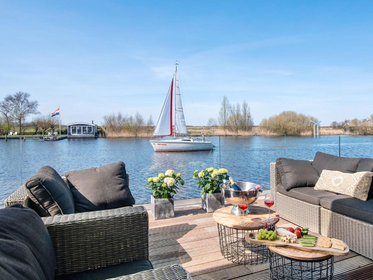 De Veenhoop Very Spacious 8-Person Holiday Home In Friesland With Three Bedrooms المظهر الخارجي الصورة